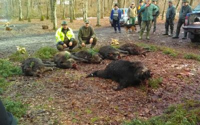 Predsjednik Jezerinac Miljenko i vođa III grupe Jezerinac Ivan sa odstijelom